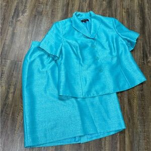 Kasper Shimmery Turquoise Short Sleeve Jacket and Skirt Set 20W